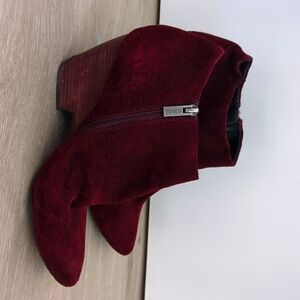 Kenneth Cole burgundy booties